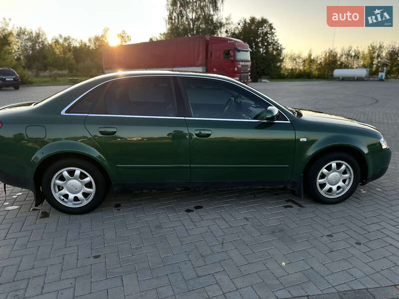 Седан Audi A4 2001 в Львове