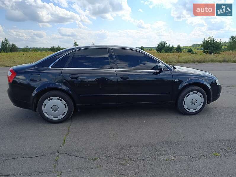 Седан Audi A4 2004 в Любешове