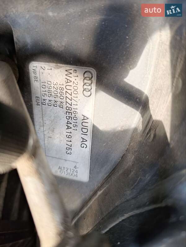 Седан Audi A4 2004 в Любешове
