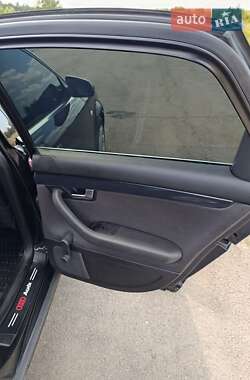 Седан Audi A4 2004 в 