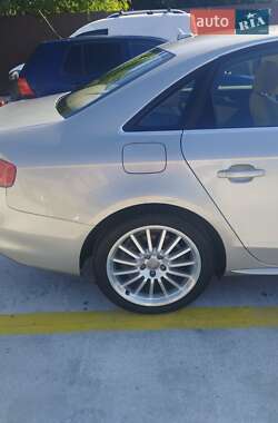 Седан Audi A4 2013 в 