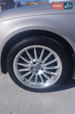 Седан Audi A4 2013 в 