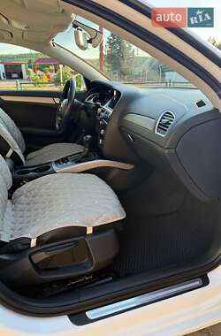 Седан Audi A4 2014 в 