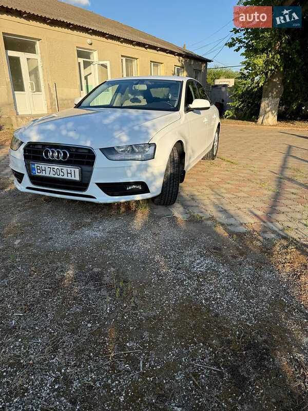 Audi A4 2014
