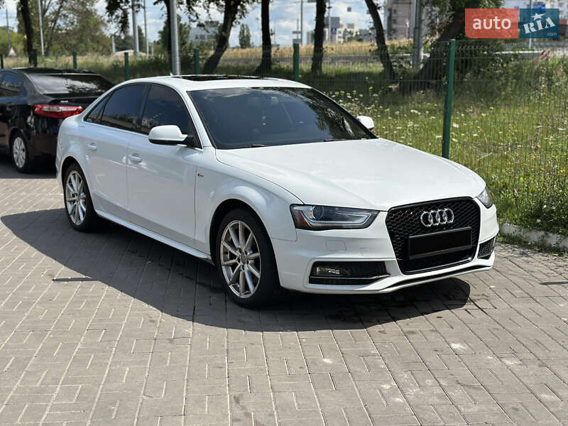 Седан Audi A4 2015 в 