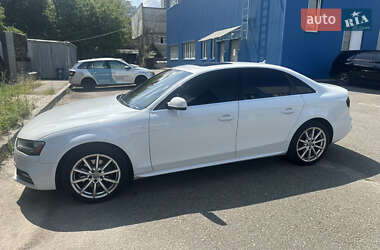 Седан Audi A4 2015 в 