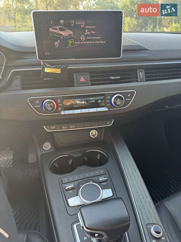 Седан Audi A4 2017 в Одессе