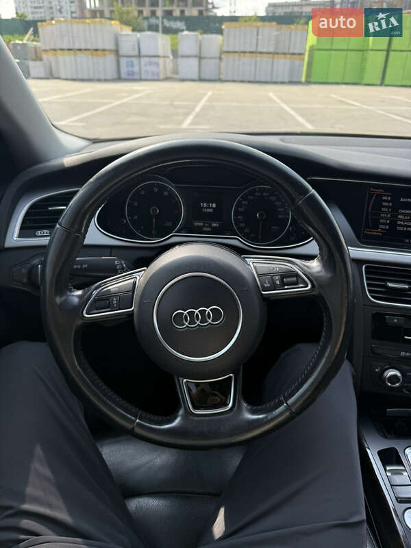 Седан Audi A4 2014 в Киеве