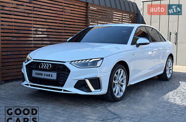 Седан Audi A4 2021 в 
