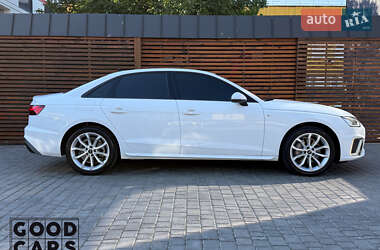 Седан Audi A4 2021 в 