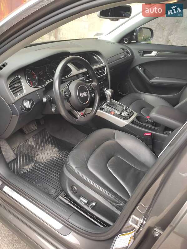 Седан Audi A4 2014 в Ровно