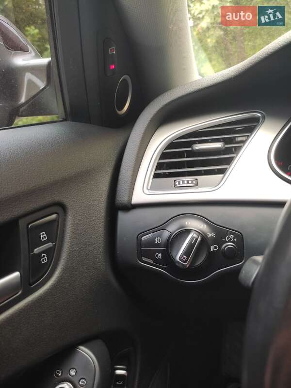 Седан Audi A4 2014 в Ровно