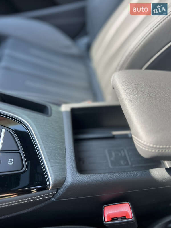 Седан Audi A4 2023 в Киеве