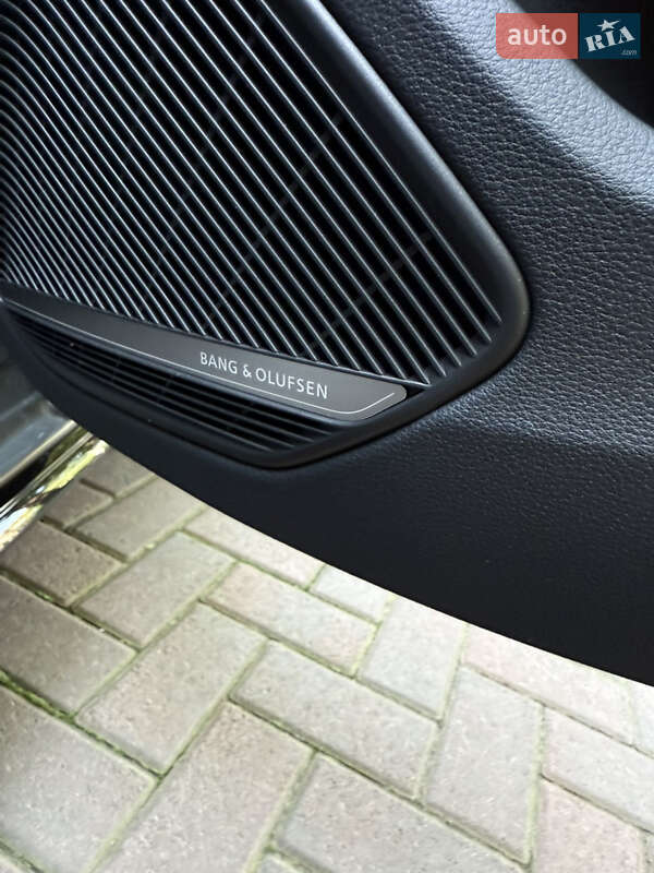 Седан Audi A4 2023 в Киеве