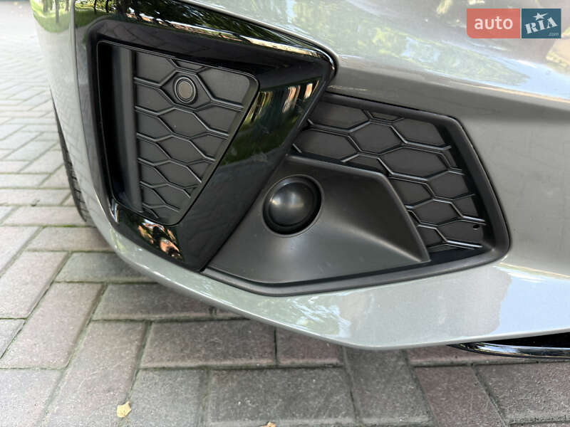 Седан Audi A4 2023 в Киеве