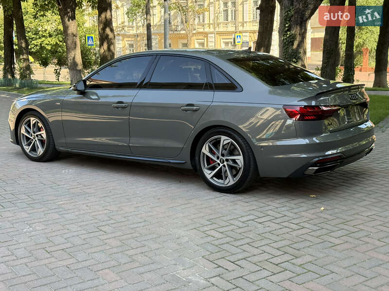 Седан Audi A4 2023 в Киеве