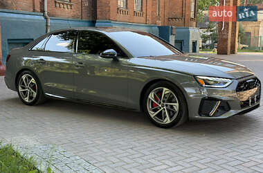 Седан Audi A4 2023 в 