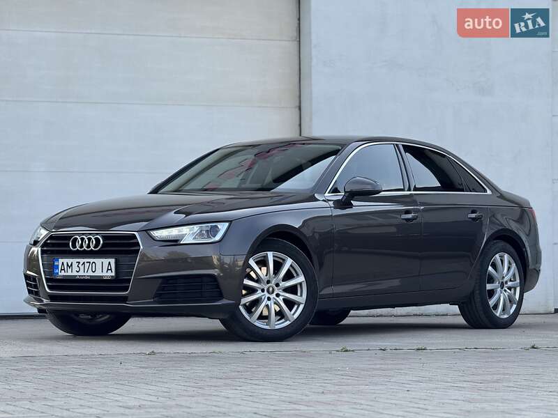 Седан Audi A4 2016 в Сарнах