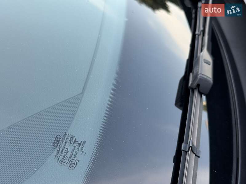 Седан Audi A4 2016 в Сарнах