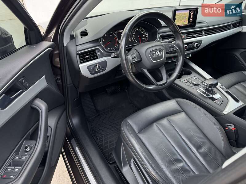 Седан Audi A4 2016 в Сарнах