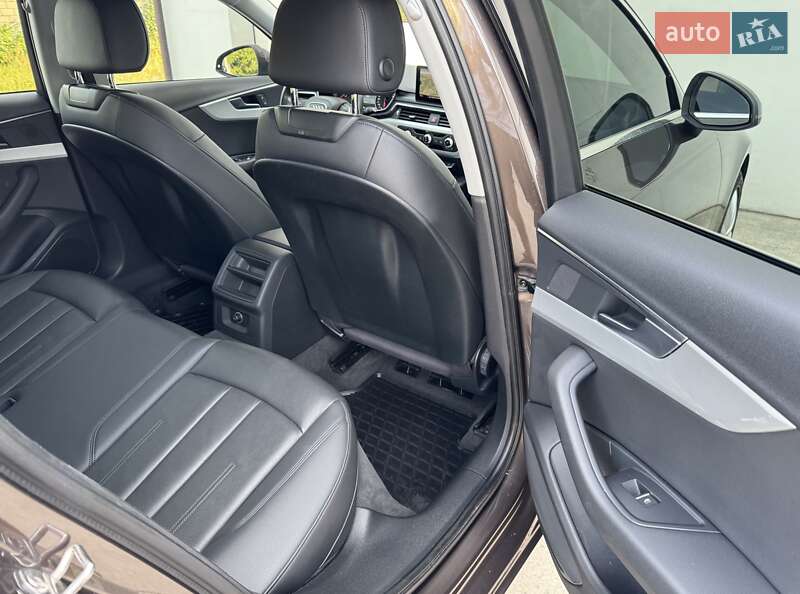 Седан Audi A4 2016 в Сарнах