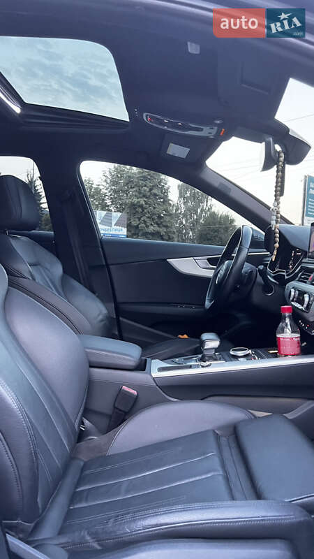 Седан Audi A4 2017 в Виноградове