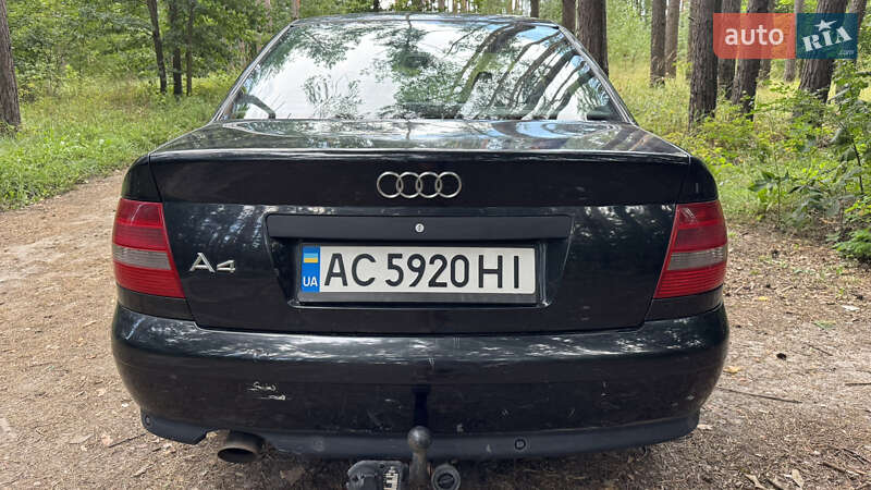 Седан Audi A4 2000 в Киеве