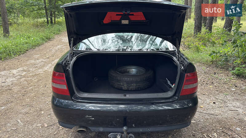 Седан Audi A4 2000 в Киеве