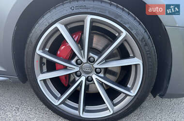 Седан Audi A4 2017 в 