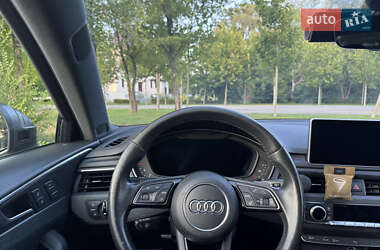 Седан Audi A4 2017 в 