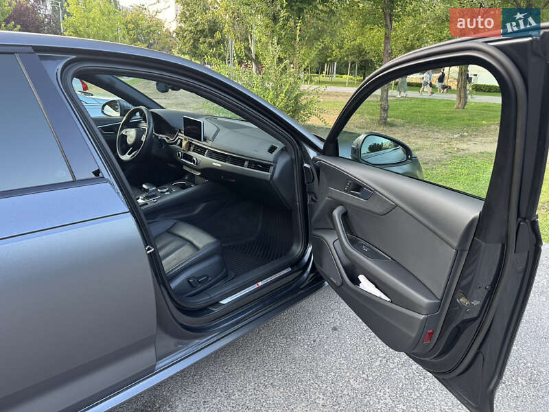 Седан Audi A4 2017 в Киеве