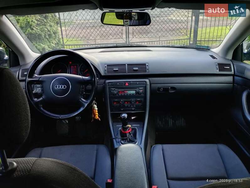Седан Audi A4 2001 в Нововолынске