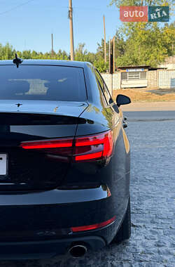 Седан Audi A4 2015 в 