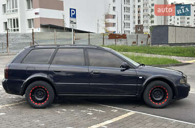 Универсал Audi A4 2000 в 