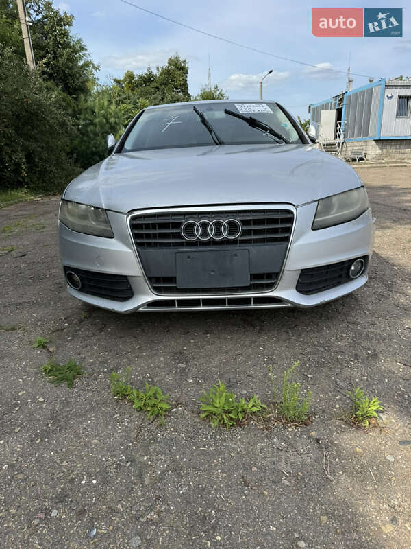 Седан Audi A4 2011 в Луцке