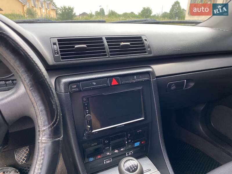Седан Audi A4 2001 в Черновцах