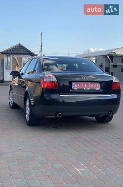 Седан Audi A4 2001 в 