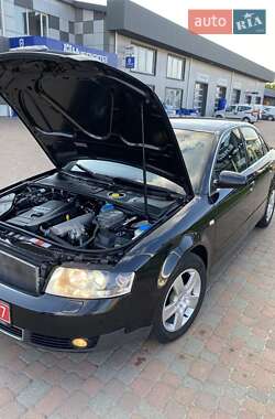 Седан Audi A4 2001 в 