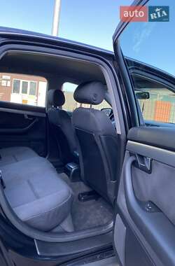 Седан Audi A4 2001 в 