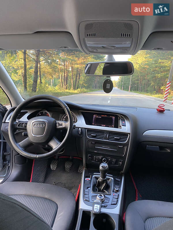 Седан Audi A4 2011 в Славуте