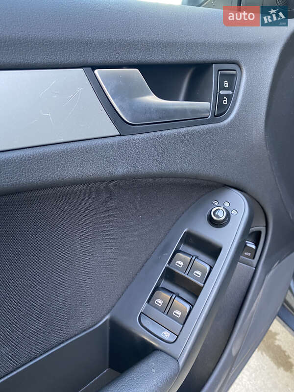 Седан Audi A4 2011 в Славуте