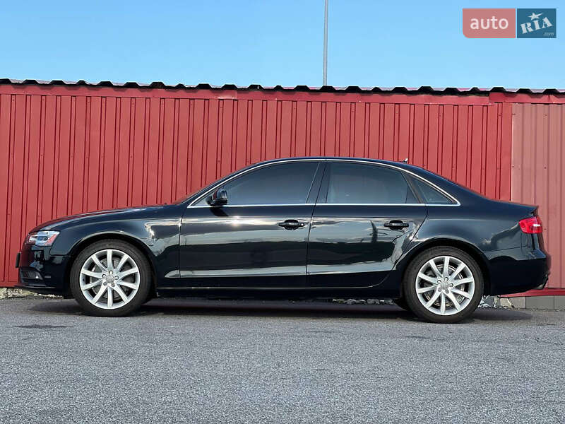Седан Audi A4 2012 в Киеве