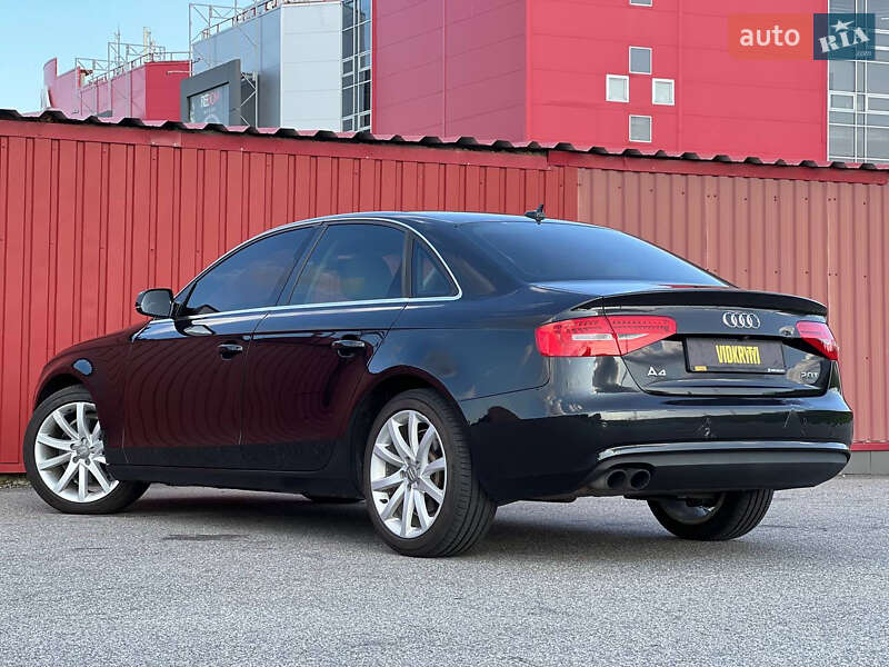 Седан Audi A4 2012 в Киеве