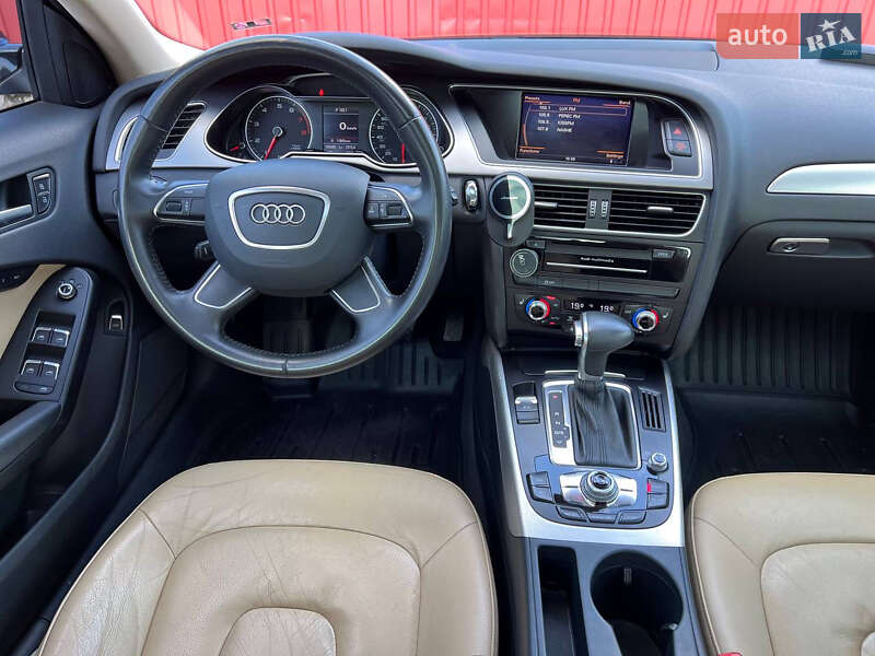 Седан Audi A4 2012 в Киеве