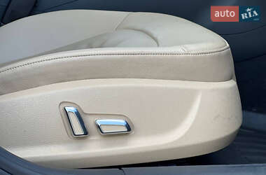 Седан Audi A4 2012 в 