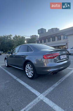 Седан Audi A4 2013 в 