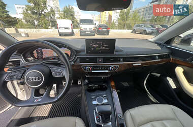 Седан Audi A4 2017 в 