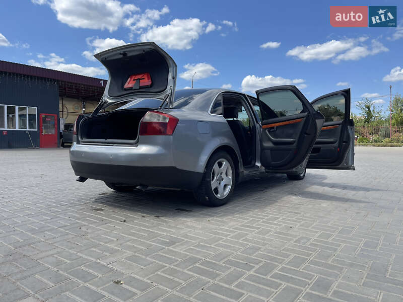 Седан Audi A4 2001 в Краматорске