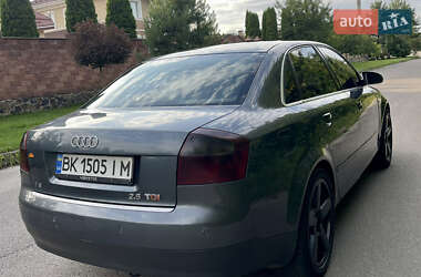 Седан Audi A4 2001 в 