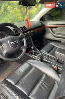 Седан Audi A4 2001 в 